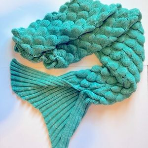 Green mermaid tail blanket (71” x 36”) For kids or adults! 🧜‍♀️
